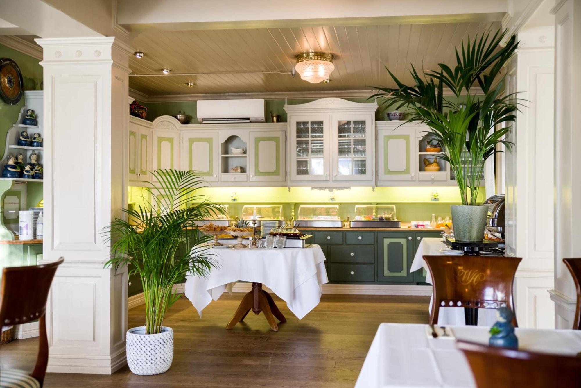 Walaker Hotel